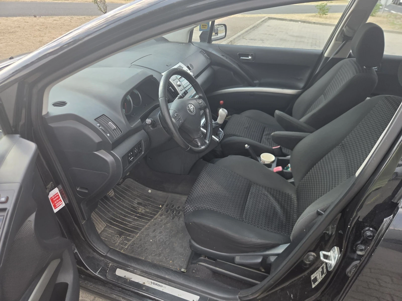 Toyota Corolla verso 2.2, снимка 8 - Автомобили и джипове - 55435442