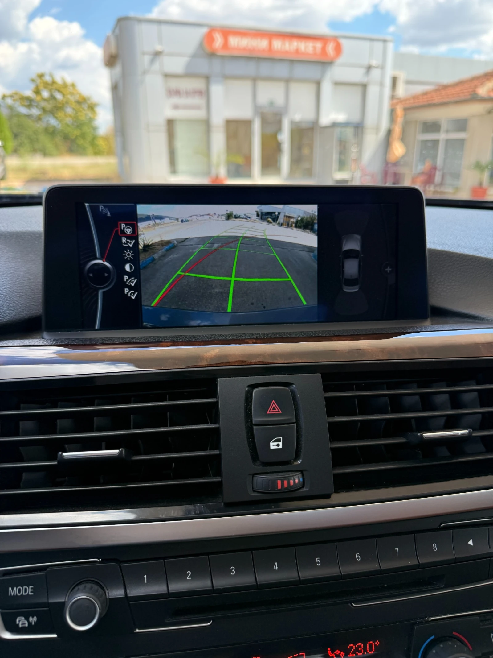 BMW 320 Luxury/Harman/Kardon, снимка 8 - Автомобили и джипове - 55952500