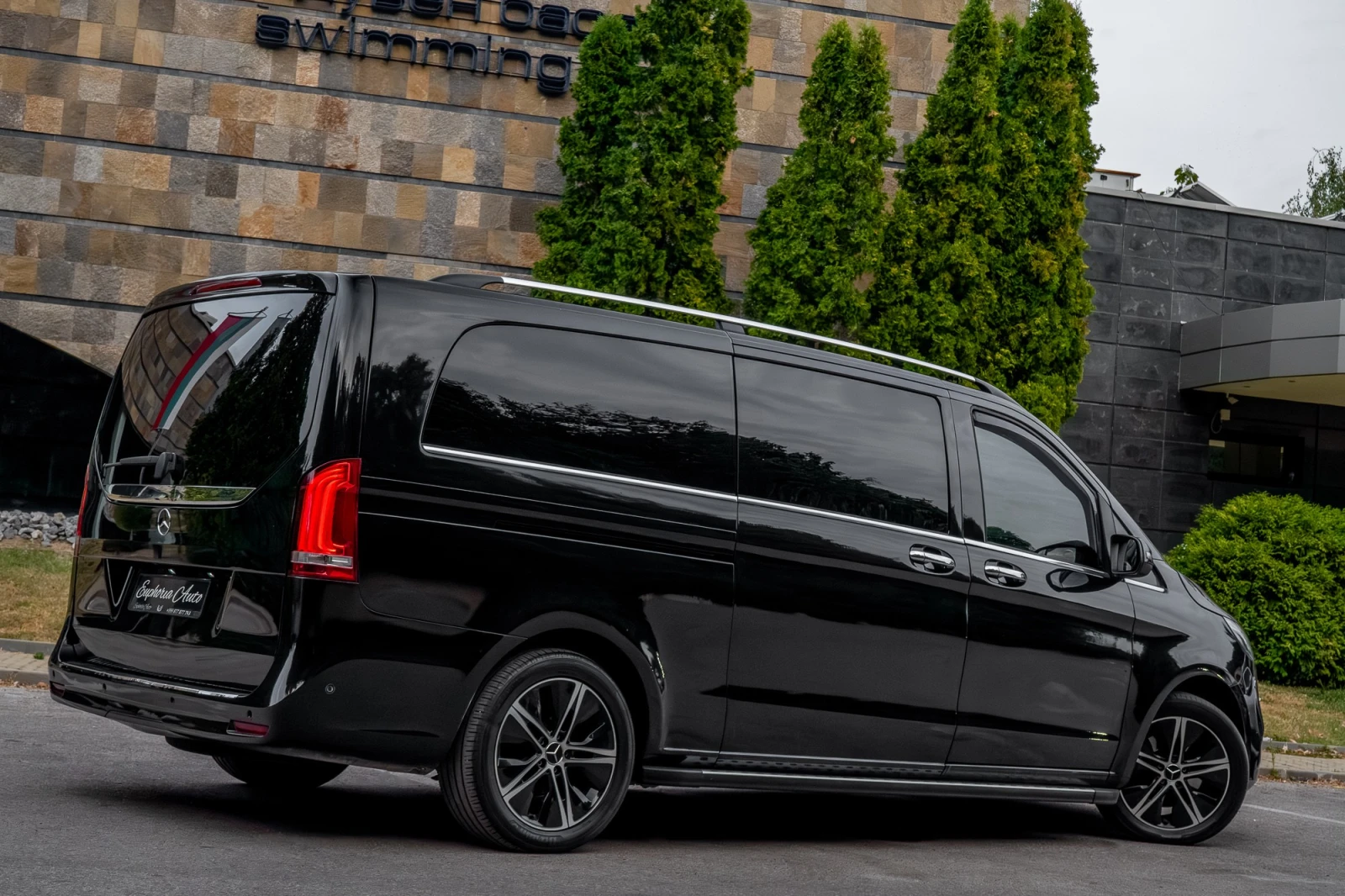 Mercedes-Benz V 300 V220d* EXTRA LONG* AMG* BIG SCREEN* BUSINESS CLASS, снимка 5 - Автомобили и джипове - 55981456
