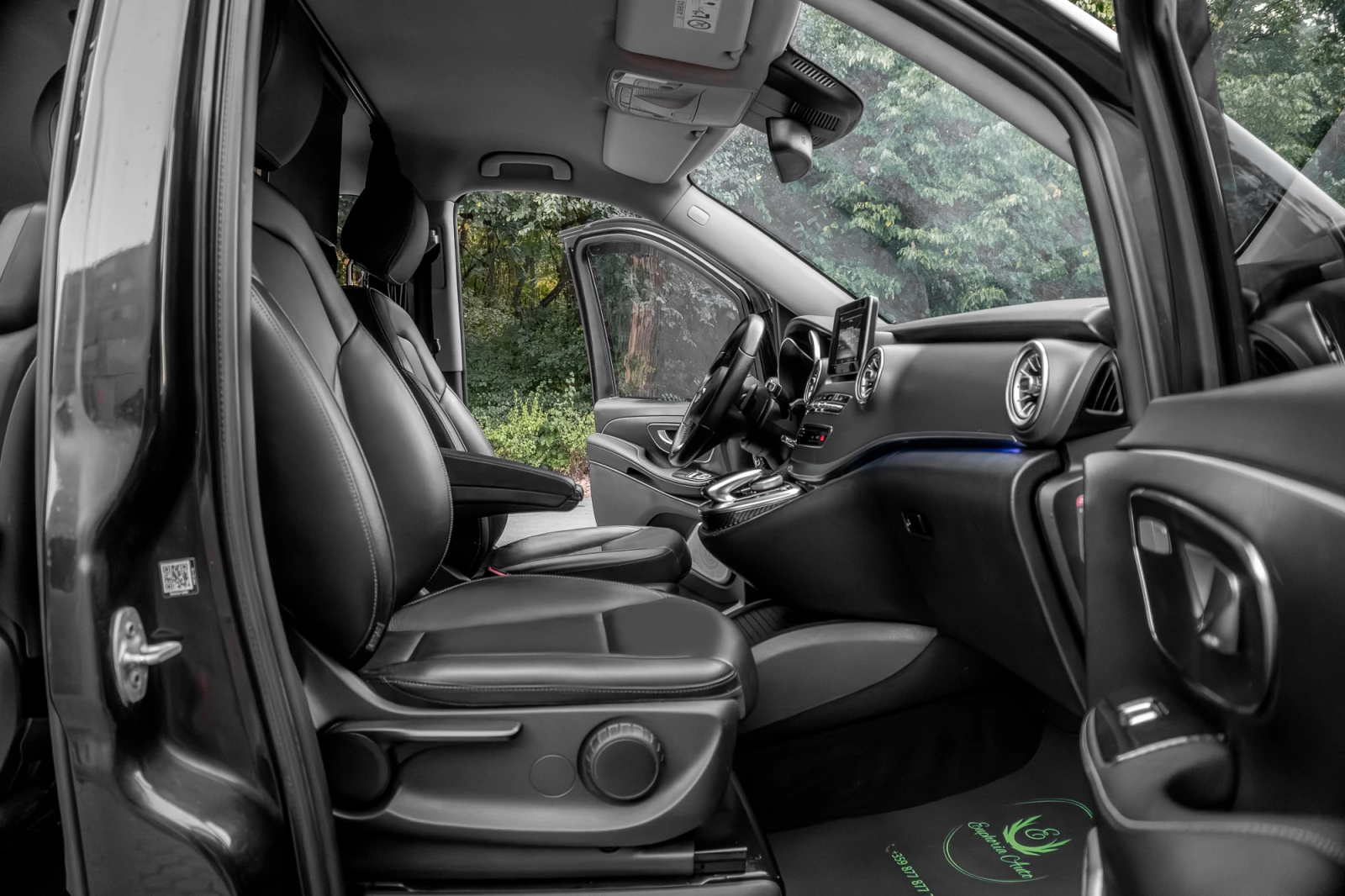 Mercedes-Benz V 300 V220d* EXTRA LONG* AMG* BIG SCREEN* BUSINESS CLASS, снимка 13 - Автомобили и джипове - 55981456