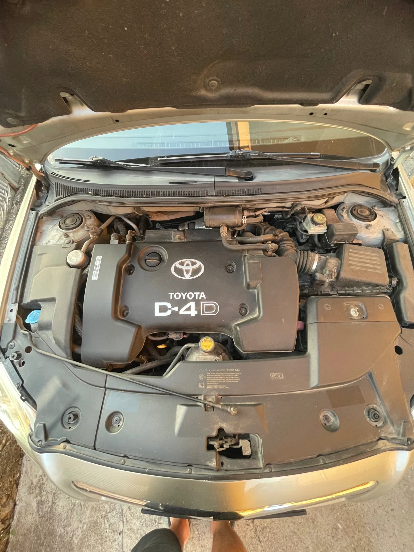 Toyota Avensis 2.0 D4D, снимка 2 - Автомобили и джипове - 55986332