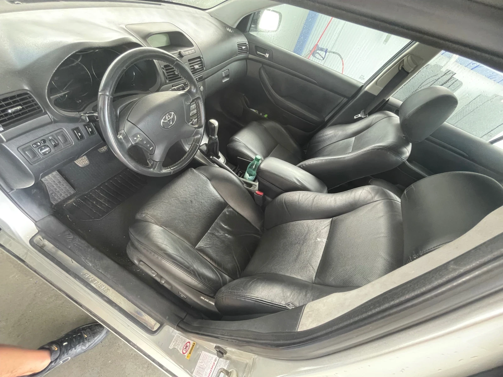 Toyota Avensis 2.0 D4D, снимка 7 - Автомобили и джипове - 55986332