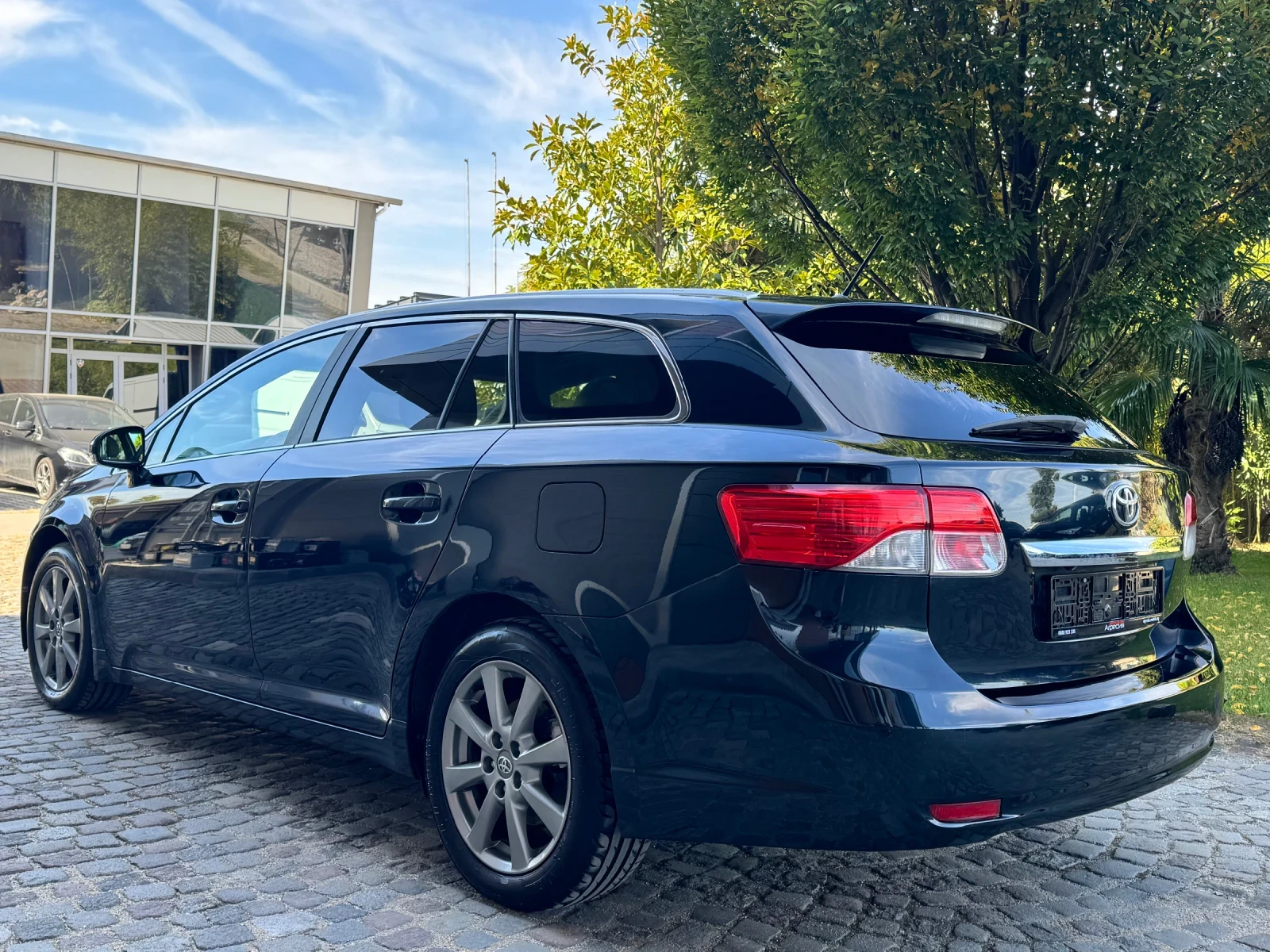 Toyota Avensis 2.0d 124�� Facelift | Mobile.bg � ����������� 6