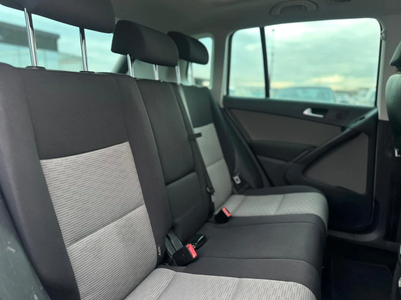 VW Tiguan / FACELIFT / GAS / PANO / , снимка 12 - Автомобили и джипове - 53165437
