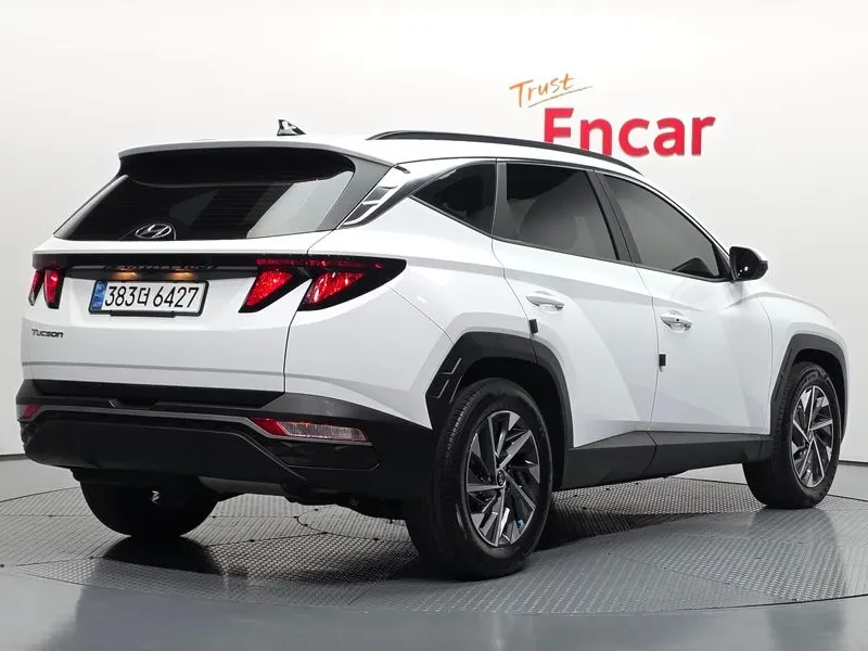 Hyundai Tucson 2.0 2WD PREMIUM, снимка 2 - Автомобили и джипове - 56293238