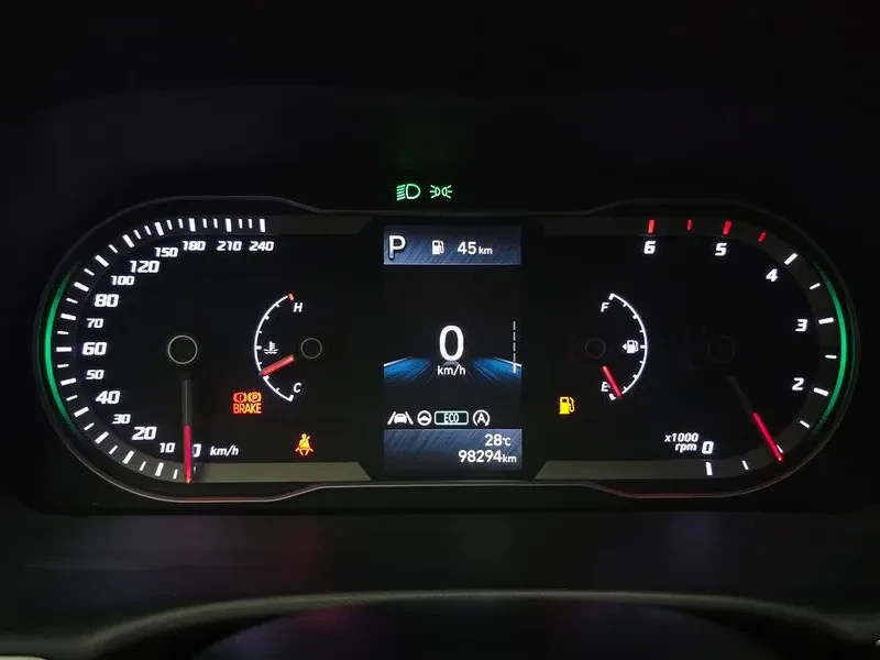 Hyundai Tucson 2.0 2WD PREMIUM, снимка 8 - Автомобили и джипове - 56293238
