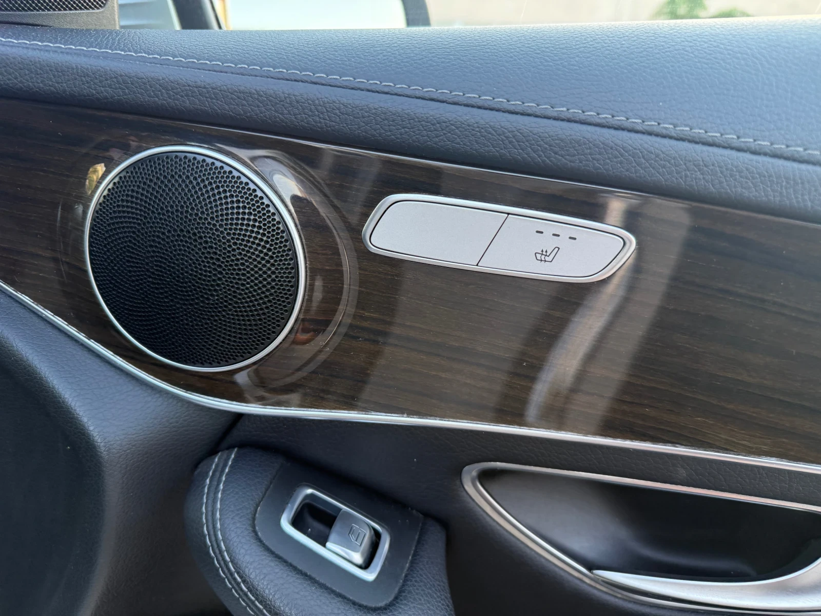 Mercedes-Benz GLC 250 AMG* LED* КОЖА* NAVI - изображение 9