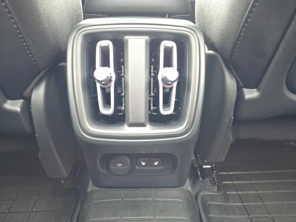 Volvo XC40 T5 R-Design AWD, снимка 13 - Автомобили и джипове - 53778595