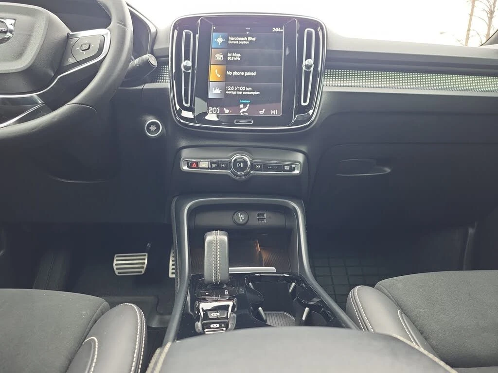 Volvo XC40 T5 R-Design AWD, снимка 9 - Автомобили и джипове - 53778595