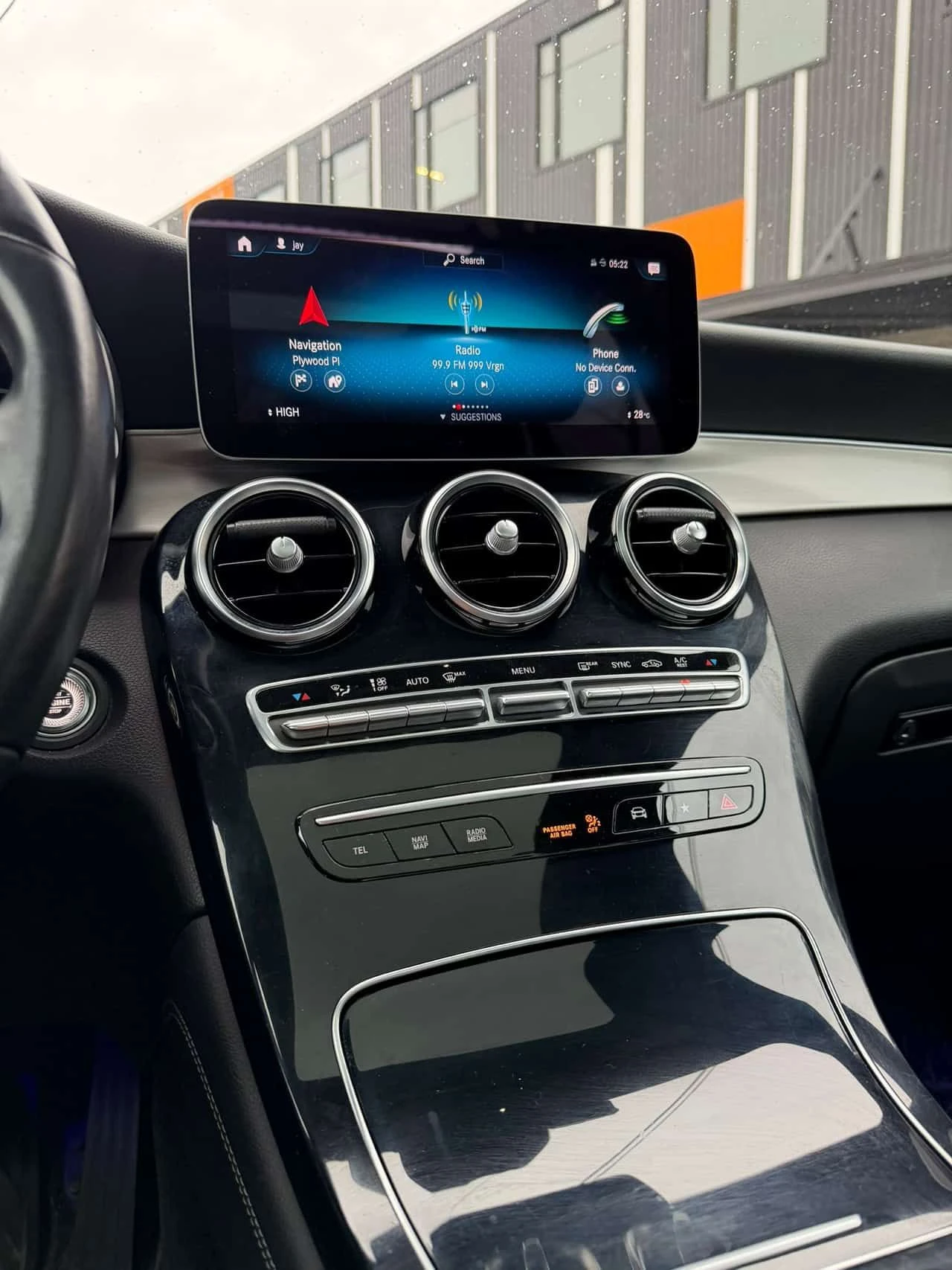 Mercedes-Benz GLC * 300 * 2 КЛЮЧА* ПОДГРЕВ* KEYLESS* , снимка 8 - Автомобили и джипове - 53868702