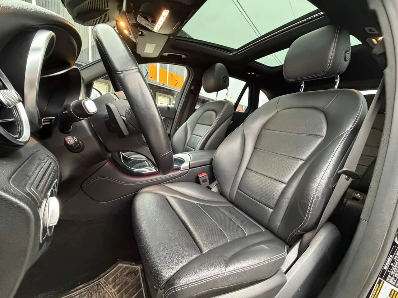 Mercedes-Benz GLC * 300 * 2 КЛЮЧА* ПОДГРЕВ* KEYLESS* , снимка 2 - Автомобили и джипове - 53868702