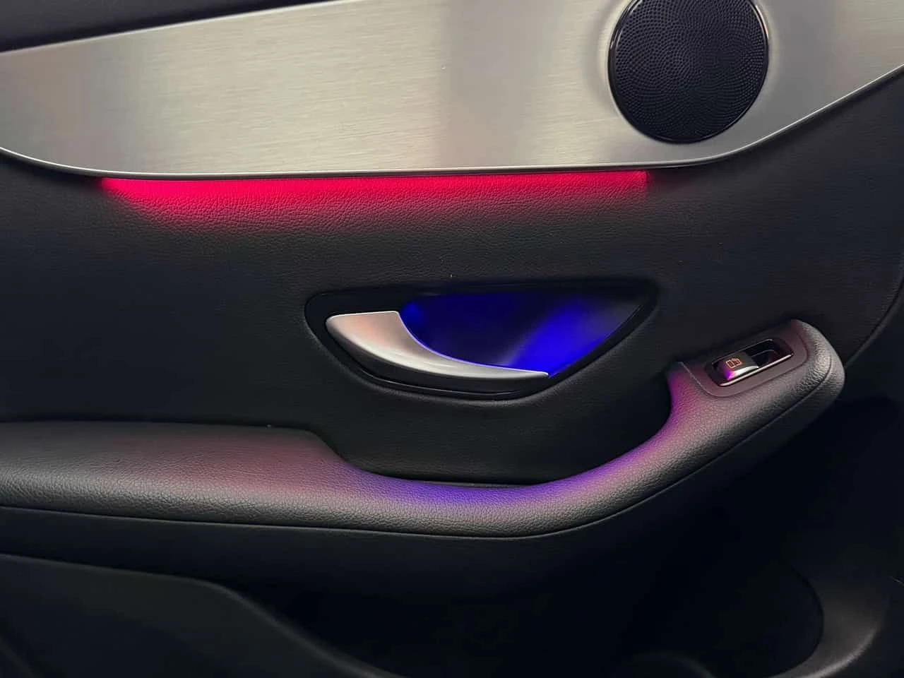 Mercedes-Benz GLC * 300 * 2 КЛЮЧА* ПОДГРЕВ* KEYLESS* , снимка 14 - Автомобили и джипове - 53868702