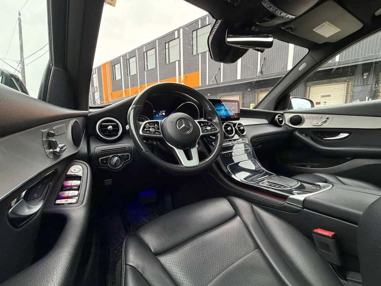 Mercedes-Benz GLC * 300 * 2 КЛЮЧА* ПОДГРЕВ* KEYLESS* , снимка 16 - Автомобили и джипове - 53868702