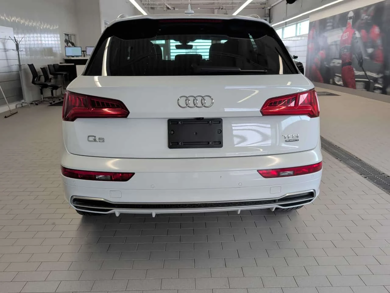 Audi Q5 Technik S Line Sport/ДИСТРОНИК/CARFAX/ОТ AUDI, снимка 5 - Автомобили и джипове - 53929609