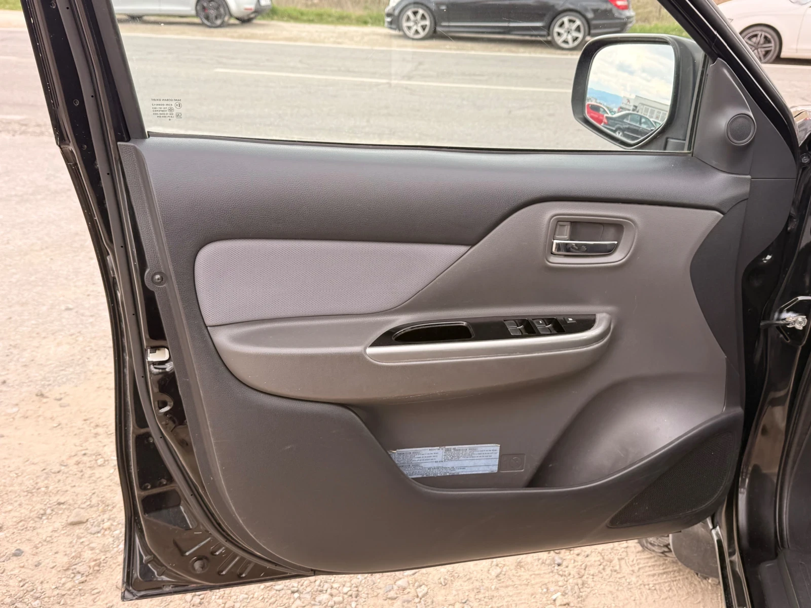 Mitsubishi L200 Автомат Лизинг , снимка 10 - Автомобили и джипове - 54010425