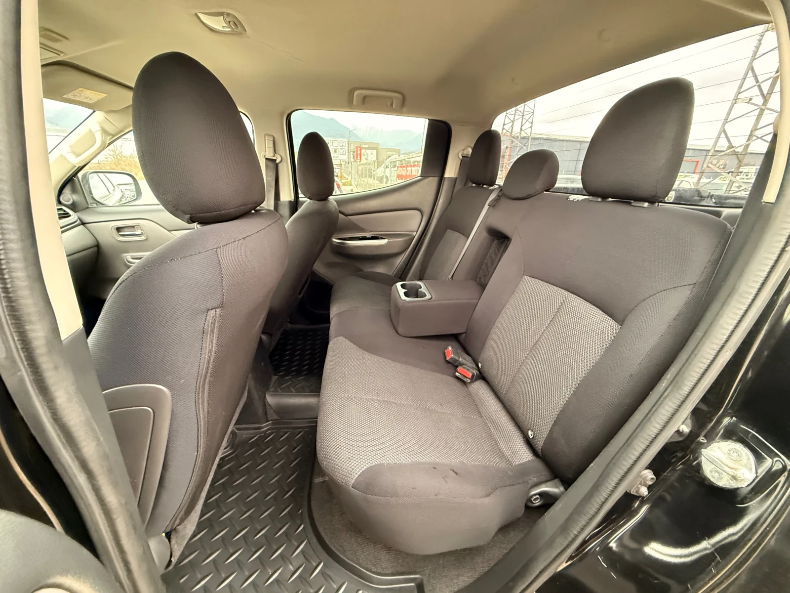 Mitsubishi L200 Автомат Лизинг , снимка 12 - Автомобили и джипове - 54010425