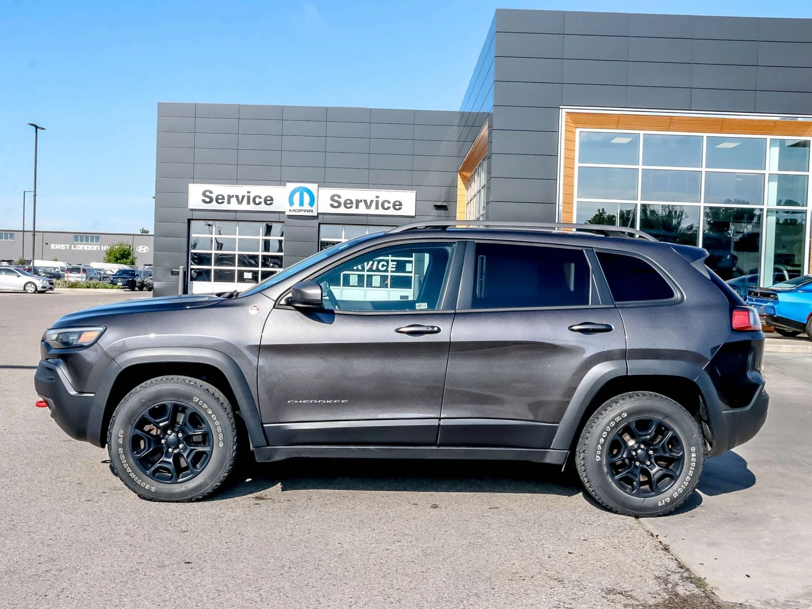 Jeep Cherokee Trailhawk КОЖА| ПОДГРЕВ | ОБДУХВАНЕ | ЦЕНА ДО БГ, снимка 2 - Автомобили и джипове - 54966875