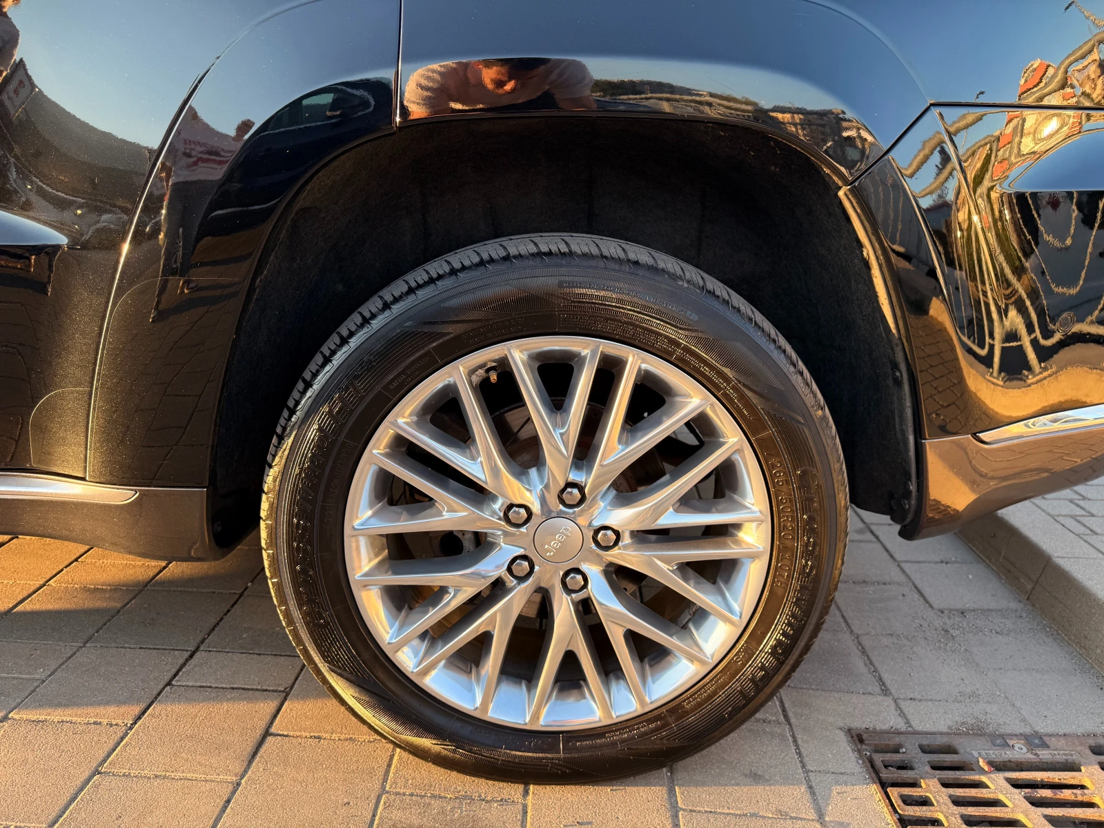 Jeep Grand cherokee SUMMIT * БЯЛА КОЖА * HARMAN * ТЕГЛИЧ * CARFAX, снимка 6 - Автомобили и джипове - 56210931