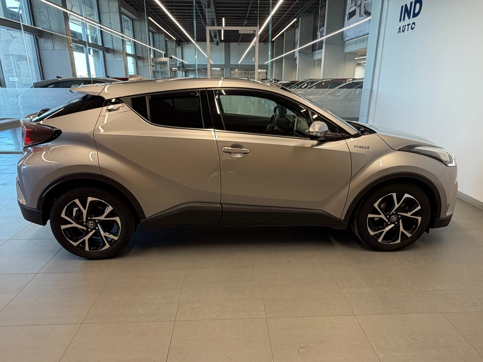 Toyota C-HR CLUB Hybrid, снимка 6 - Автомобили и джипове - 56223535