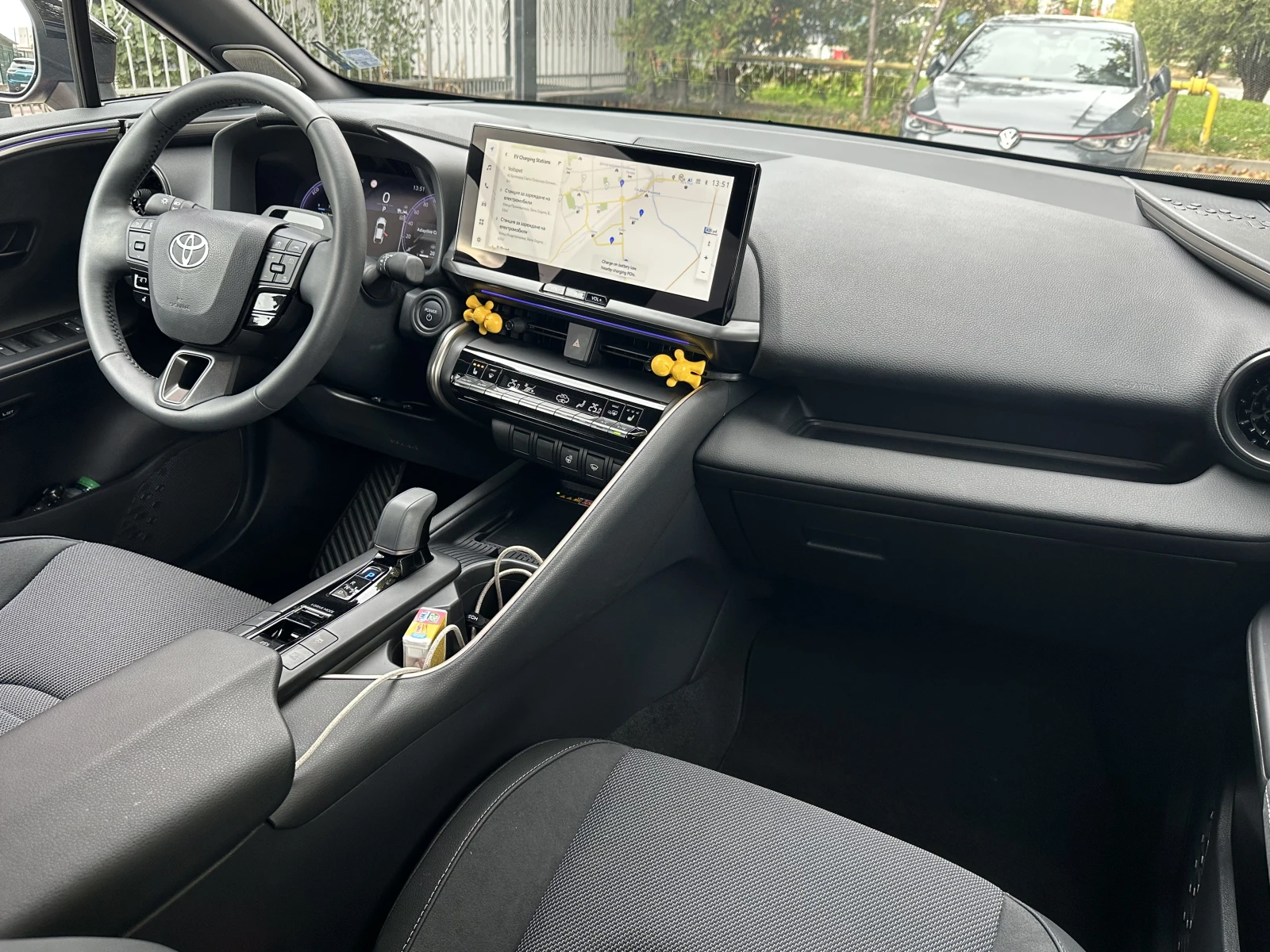 Toyota C-HR Plugin Hibrid, снимка 11 - Автомобили и джипове - 56736005
