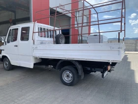     Mercedes-Benz 208
