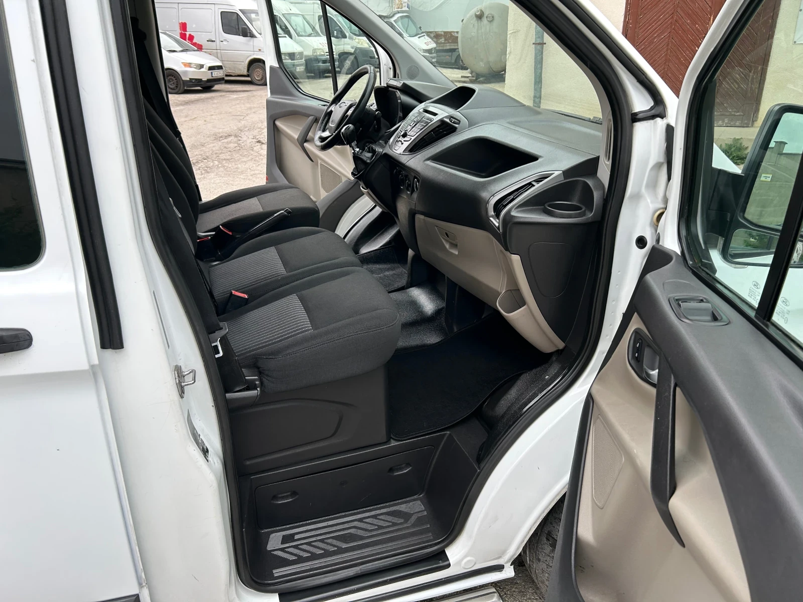 Ford Transit Custom 2.2TDCI ����� ������ 6 ����� | Mobile.bg � ����������� 10