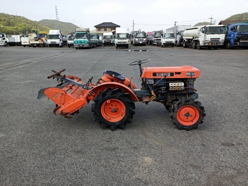 Трактор Kubota B6000DT, снимка 8 - Селскостопанска техника - 42746726