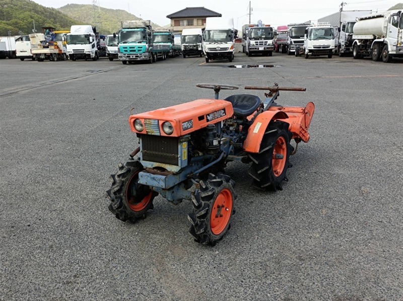 Трактор Kubota B6000DT, снимка 6 - Селскостопанска техника - 42746726