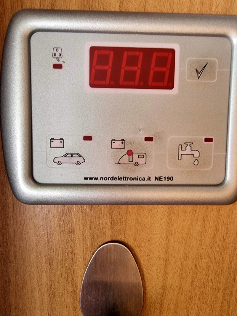 Каравана Swift MERLIN S53, снимка 10 - Каравани и кемпери - 51522978