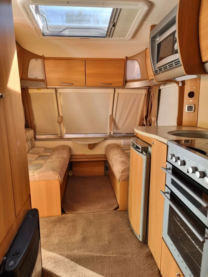 Каравана Swift MERLIN S53, снимка 9 - Каравани и кемпери - 51522978