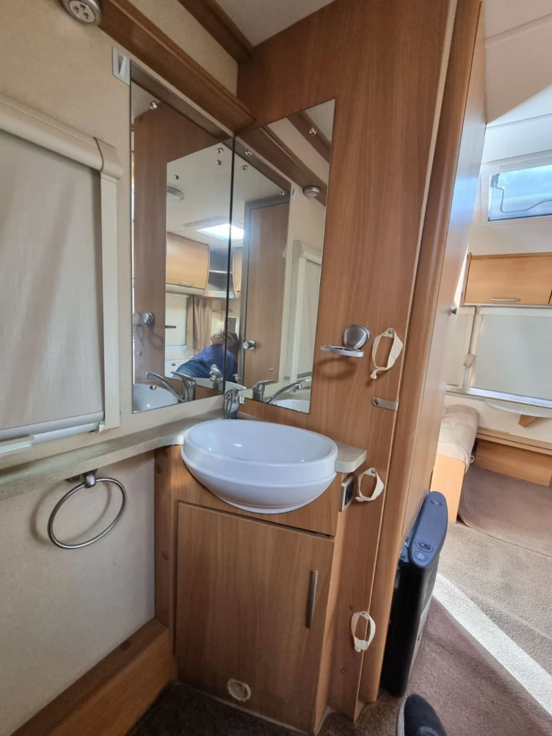 Каравана Swift MERLIN S53, снимка 13 - Каравани и кемпери - 51522978