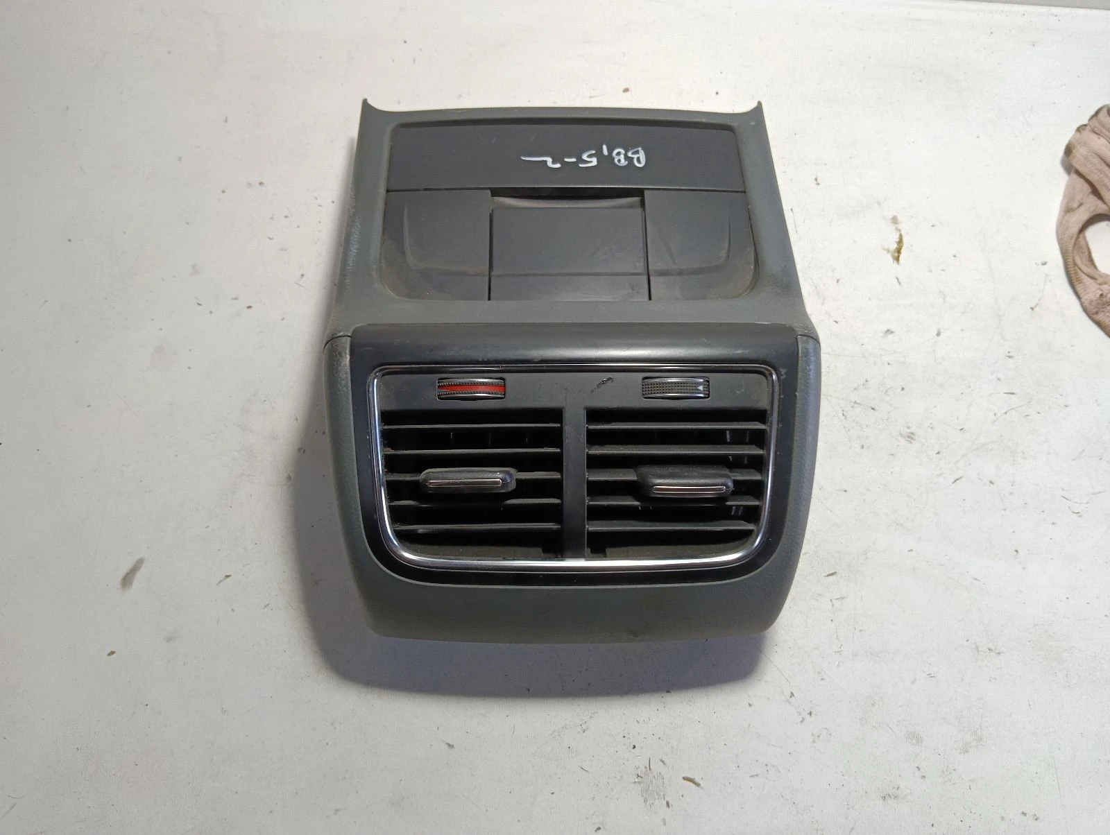 духалка задна 8K0819203 8K0864376 Audi A4