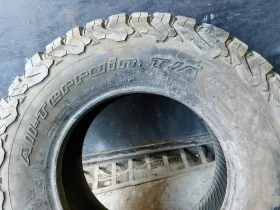 Гуми Всесезонни 235/75R15, снимка 6 - Гуми и джанти - 44388279