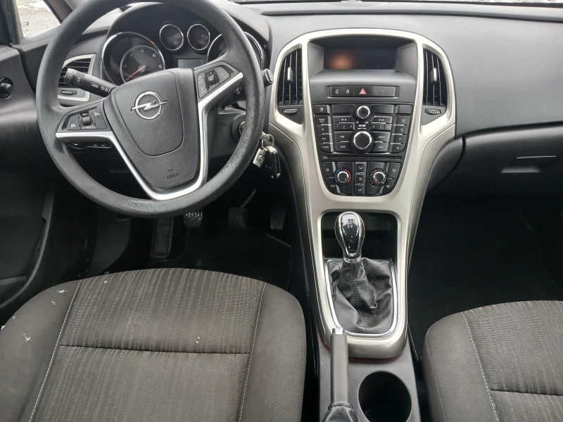 Opel Astra 1.3 CDTI Ecoflex, снимка 6 - Автомобили и джипове - 48701765