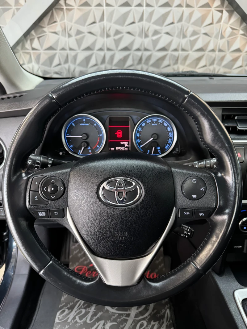 Toyota Auris 2.0 d4d, снимка 11 - Автомобили и джипове - 48849609