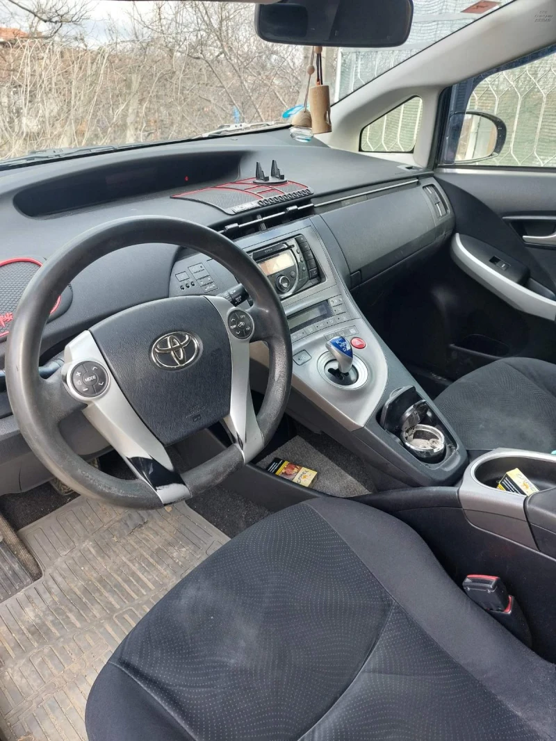 Toyota Prius 1.8, снимка 9 - Автомобили и джипове - 48961116