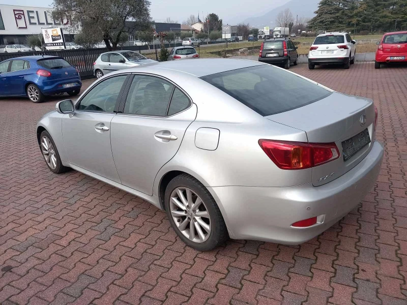 Lexus IS 220d 2.2  ИТАЛИЯ, снимка 6 - Автомобили и джипове - 52103234