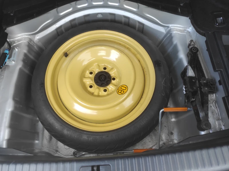 Lexus IS 220d 2.2  ИТАЛИЯ, снимка 14 - Автомобили и джипове - 52103234