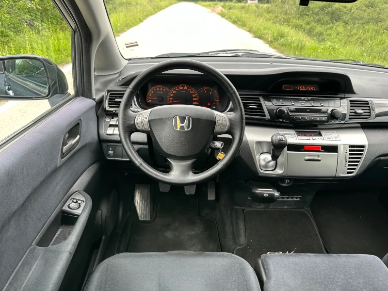 Honda Fr-v 1.7i, снимка 12 - Автомобили и джипове - 50493862