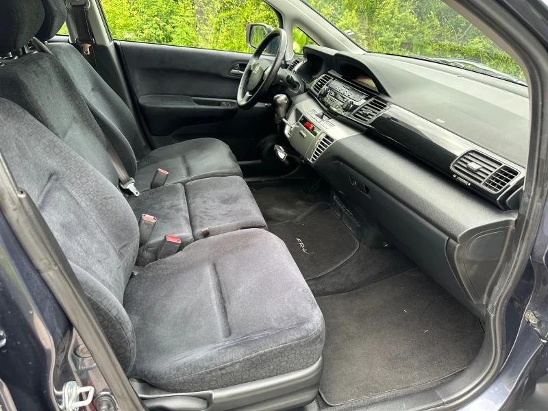 Honda Fr-v 1.7i, снимка 7 - Автомобили и джипове - 50493862