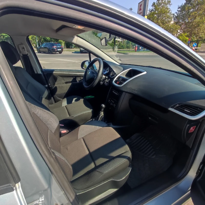Peugeot 207, снимка 8 - Автомобили и джипове - 50957635