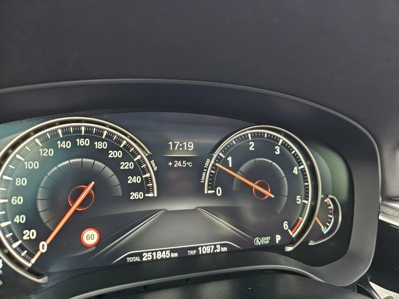 BMW 530 Luxury Line, снимка 16 - Автомобили и джипове - 51853710