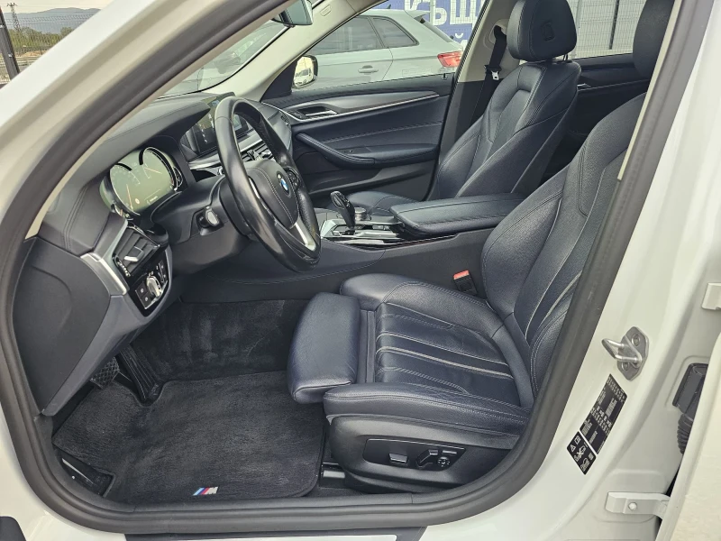 BMW 530 Luxury Line, снимка 14 - Автомобили и джипове - 51853710