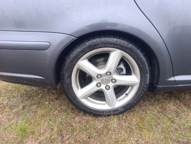 Toyota Avensis, снимка 5 - Автомобили и джипове - 52583853