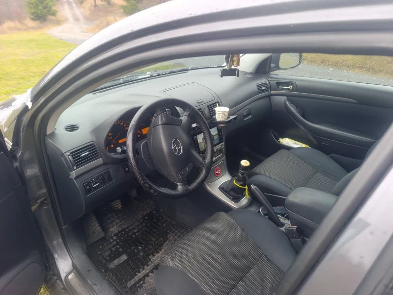 Toyota Avensis, снимка 15 - Автомобили и джипове - 52583853