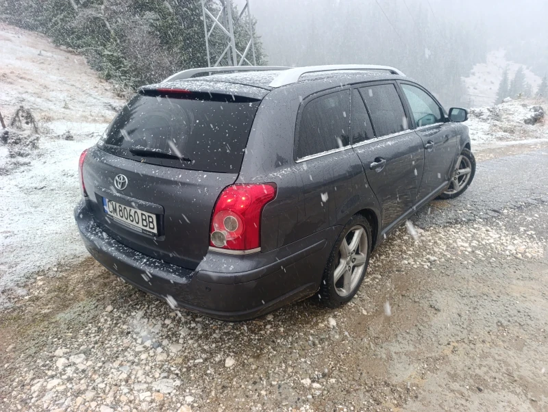 Toyota Avensis, снимка 11 - Автомобили и джипове - 52583853