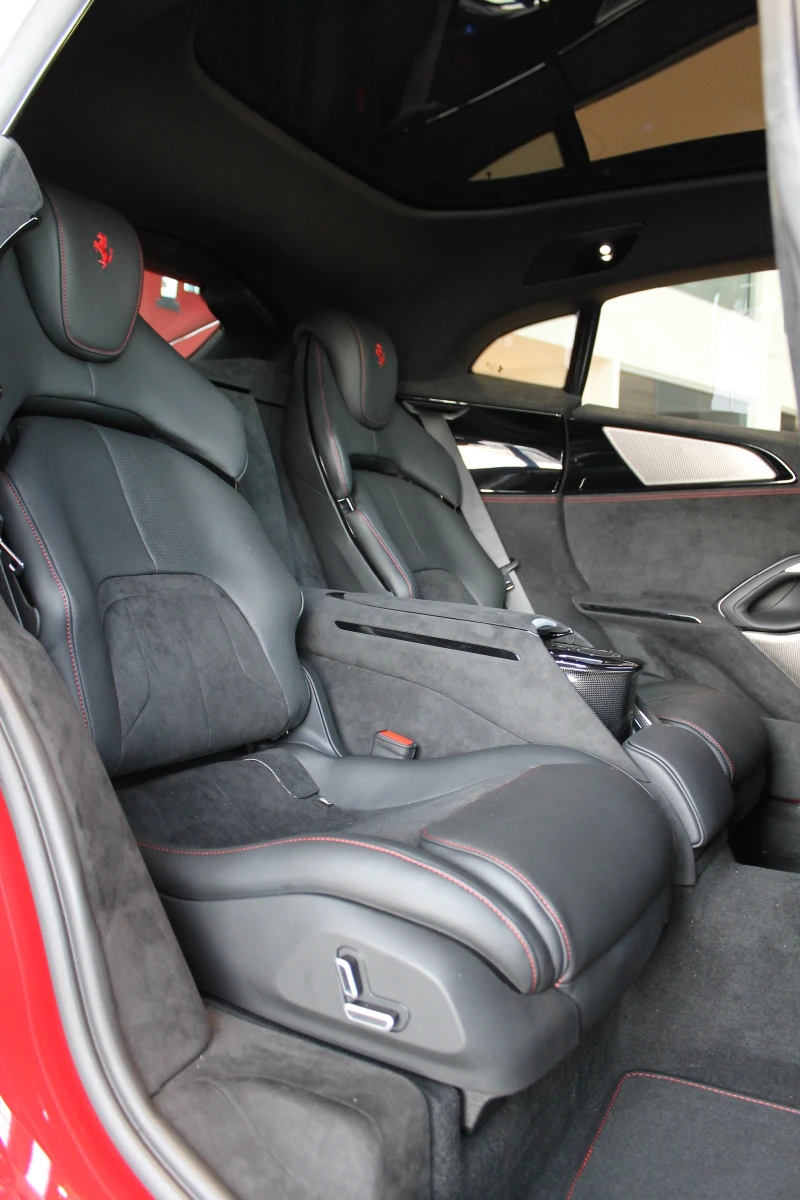 Ferrari Purosangue, снимка 11 - Автомобили и джипове - 52814451