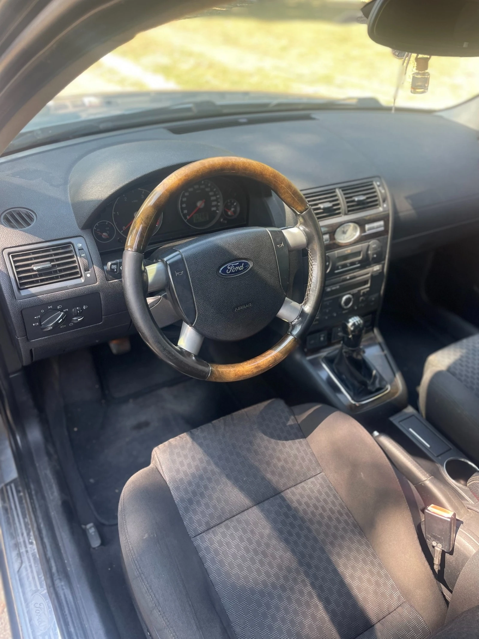 Ford Mondeo Ghia 2.0 tdci - изображение 3