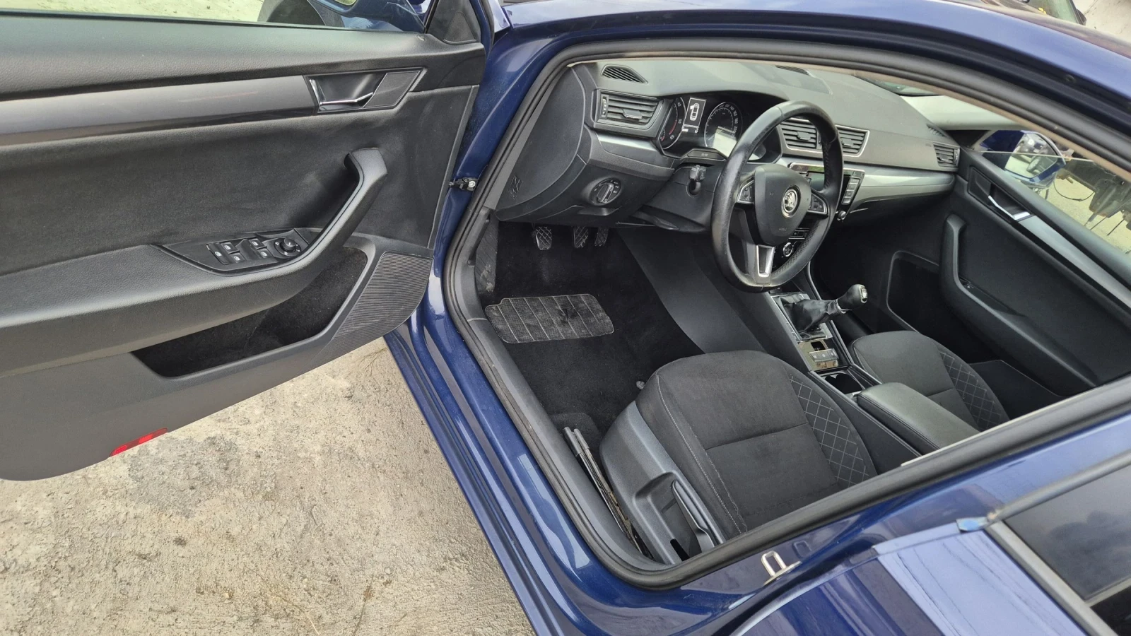 Skoda Superb | Mobile.bg � ����������� 12