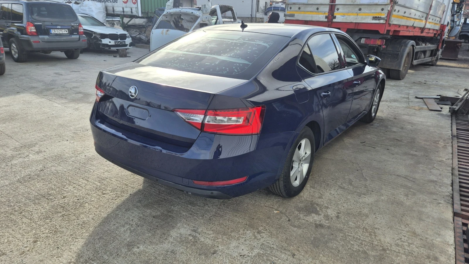 Skoda Superb  - изображение 6